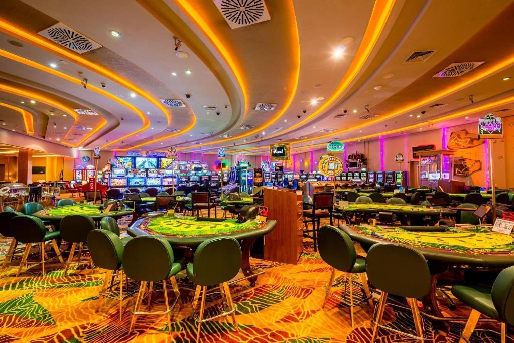 Vuni Palace Luxury Resort & Beach & Casino Kyrenia  Esterno foto