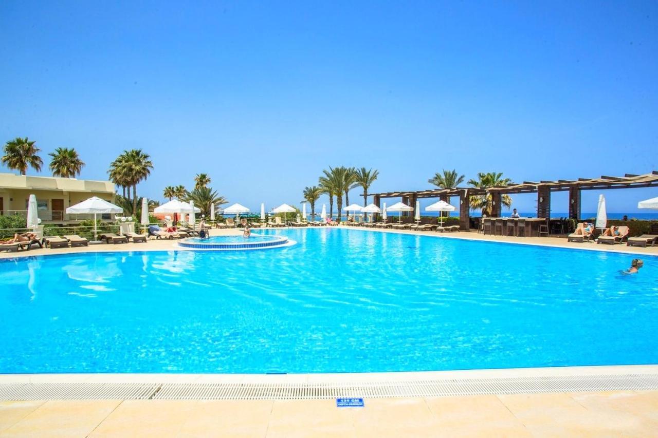 Vuni Palace Luxury Resort & Beach & Casino Kyrenia  Esterno foto