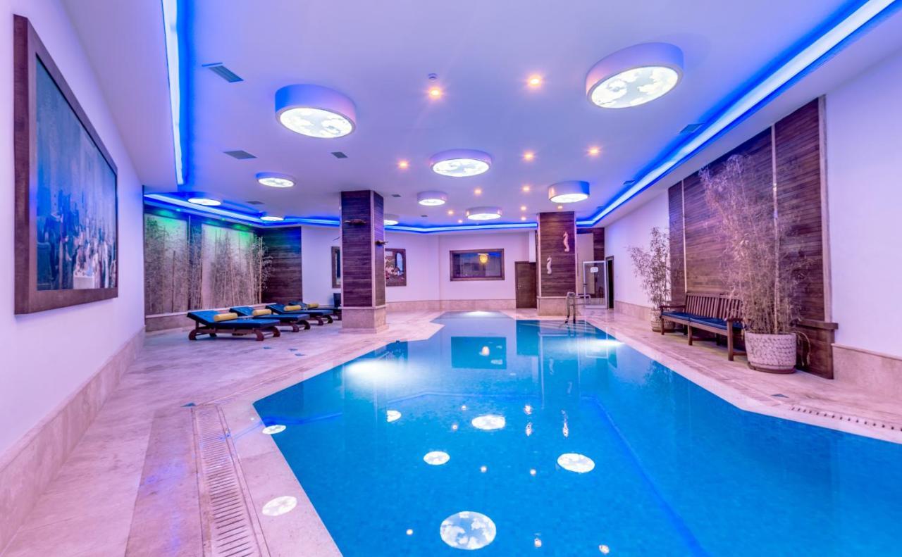 Vuni Palace Luxury Resort & Beach & Casino Kyrenia  Esterno foto