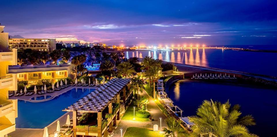 Vuni Palace Luxury Resort & Beach & Casino Kyrenia  Esterno foto