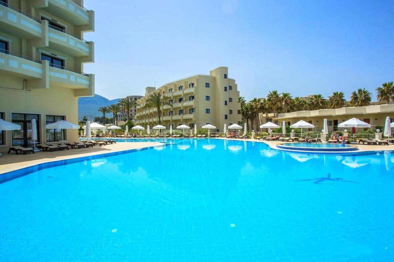 Vuni Palace Luxury Resort & Beach & Casino Kyrenia  Esterno foto